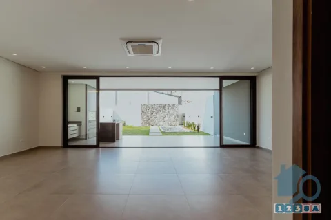 Casa moderna de 4 dormitorios y 5 baños en venta, Mburucuyá, Asunción